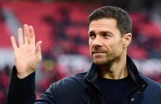 西超杯失利后，哈维·阿隆索帅位暂稳却面临长期考验